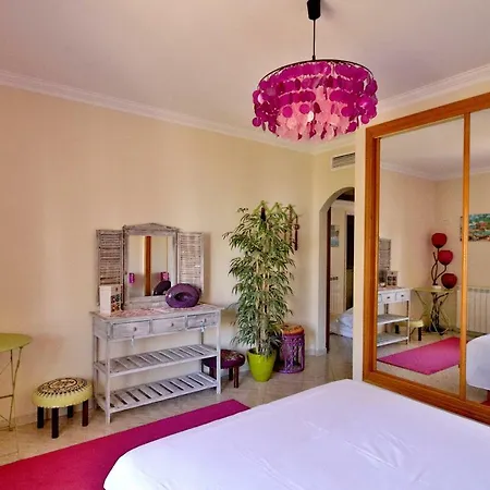 דירה 3 Bed Apartment, Near The Beach, Oura, *